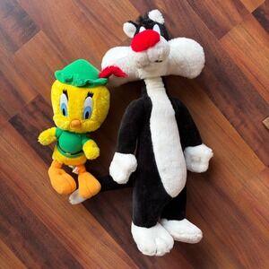 Vintage 1995 Looney Tunes Sylvester and Robin Hood Tweety Plush Six Flags Set